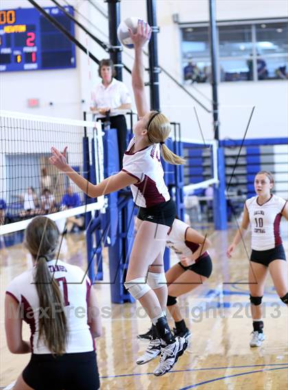 Thumbnail 1 in Central vs. Newton (KSHSAA 5A Sub-State Tournament) photogallery.