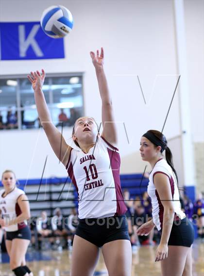Thumbnail 2 in Central vs. Newton (KSHSAA 5A Sub-State Tournament) photogallery.