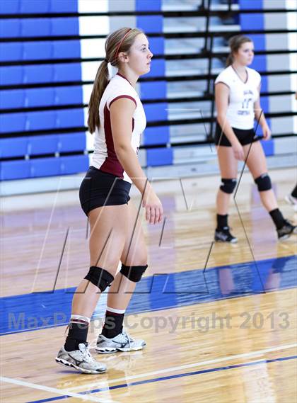 Thumbnail 2 in Central vs. Newton (KSHSAA 5A Sub-State Tournament) photogallery.