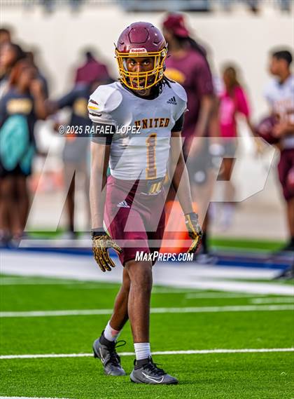 Thumbnail 3 in Beaumont United vs. Channelview (Scrimmage) photogallery.