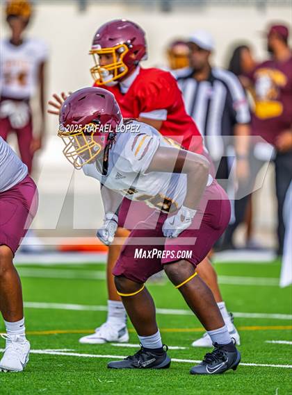 Thumbnail 3 in Beaumont United vs. Channelview (Scrimmage) photogallery.