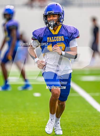 Thumbnail 1 in Beaumont United vs. Channelview (Scrimmage) photogallery.