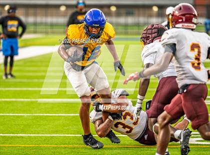 Thumbnail 2 in Beaumont United vs. Channelview (Scrimmage) photogallery.