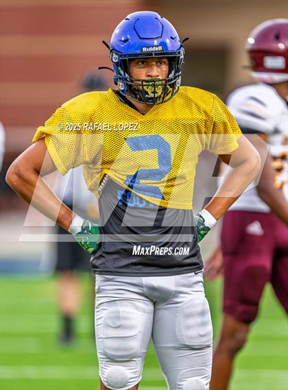 Thumbnail 3 in Beaumont United vs. Channelview (Scrimmage) photogallery.