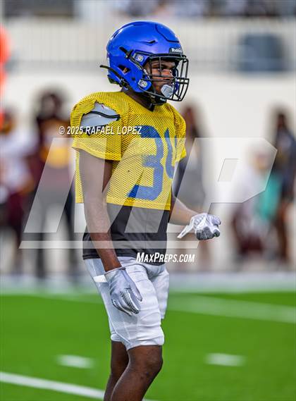 Thumbnail 1 in Beaumont United vs. Channelview (Scrimmage) photogallery.