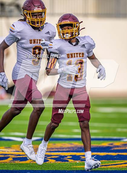 Thumbnail 3 in Beaumont United vs. Channelview (Scrimmage) photogallery.