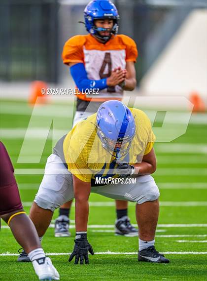 Thumbnail 3 in Beaumont United vs. Channelview (Scrimmage) photogallery.