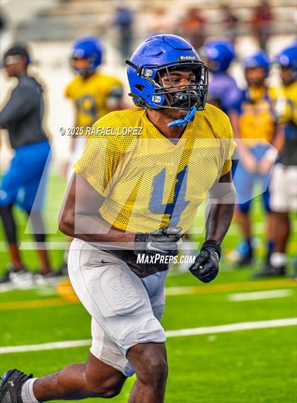 Thumbnail 1 in Beaumont United vs. Channelview (Scrimmage) photogallery.
