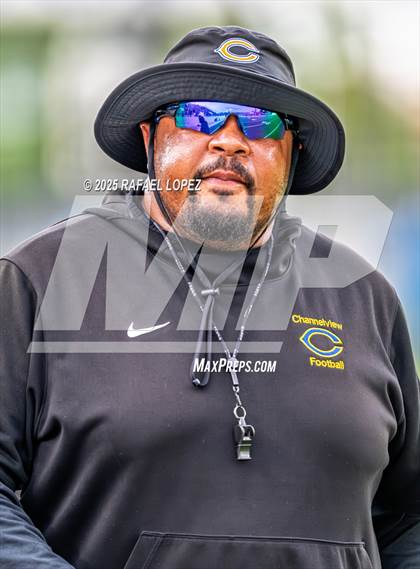 Thumbnail 3 in Beaumont United vs. Channelview (Scrimmage) photogallery.