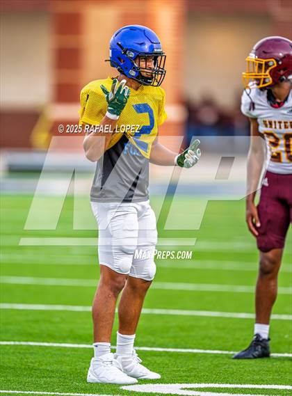 Thumbnail 2 in Beaumont United vs. Channelview (Scrimmage) photogallery.