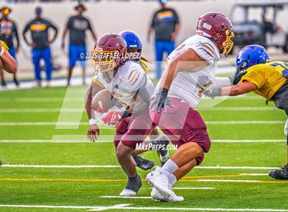 Thumbnail 2 in Beaumont United vs. Channelview (Scrimmage) photogallery.