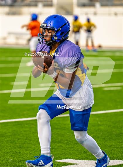 Thumbnail 1 in Beaumont United vs. Channelview (Scrimmage) photogallery.
