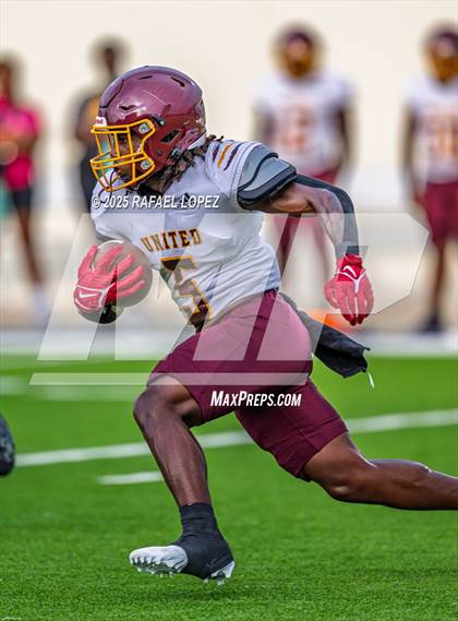 Thumbnail 1 in Beaumont United vs. Channelview (Scrimmage) photogallery.
