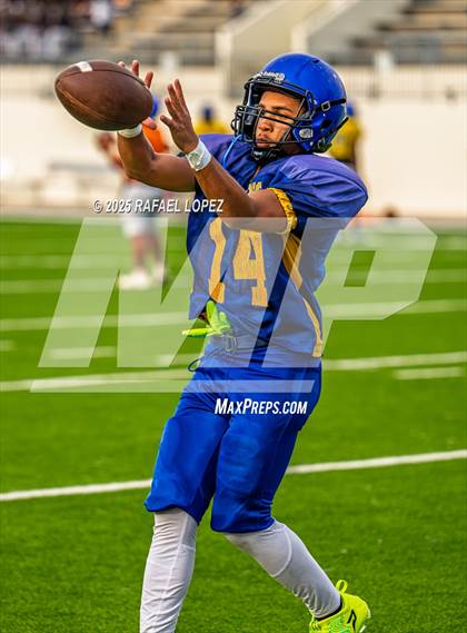 Thumbnail 1 in Beaumont United vs. Channelview (Scrimmage) photogallery.