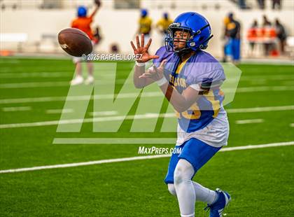 Thumbnail 2 in Beaumont United vs. Channelview (Scrimmage) photogallery.