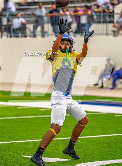 Thumbnail 1 in Beaumont United vs. Channelview (Scrimmage) photogallery.