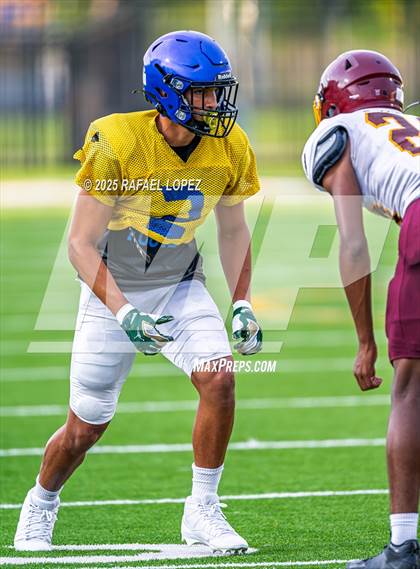 Thumbnail 3 in Beaumont United vs. Channelview (Scrimmage) photogallery.