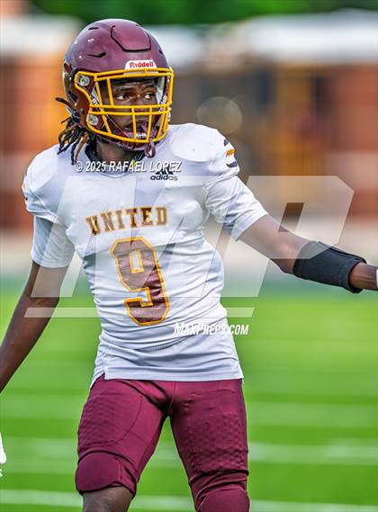 Thumbnail 2 in Beaumont United vs. Channelview (Scrimmage) photogallery.
