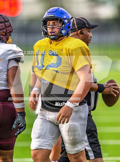 Thumbnail 1 in Beaumont United vs. Channelview (Scrimmage) photogallery.