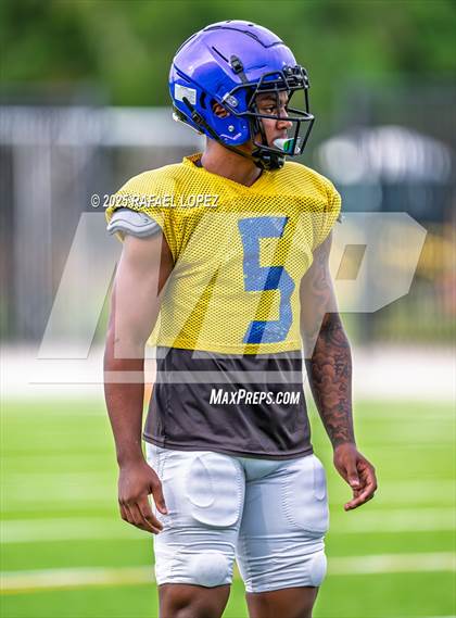 Thumbnail 1 in Beaumont United vs. Channelview (Scrimmage) photogallery.