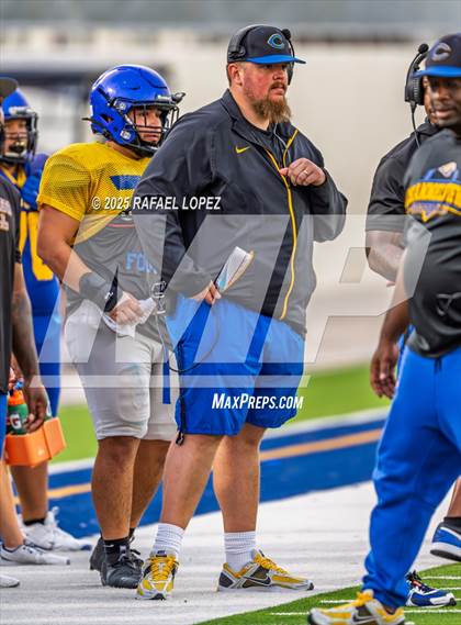 Thumbnail 2 in Beaumont United vs. Channelview (Scrimmage) photogallery.