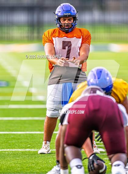 Thumbnail 1 in Beaumont United vs. Channelview (Scrimmage) photogallery.