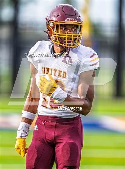Thumbnail 2 in Beaumont United vs. Channelview (Scrimmage) photogallery.