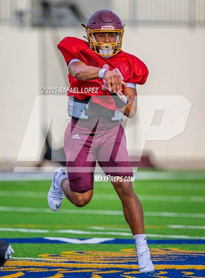 Thumbnail 1 in Beaumont United vs. Channelview (Scrimmage) photogallery.