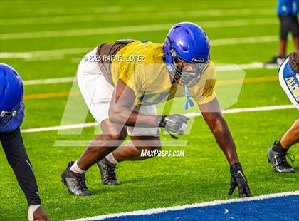 Thumbnail 3 in Beaumont United vs. Channelview (Scrimmage) photogallery.