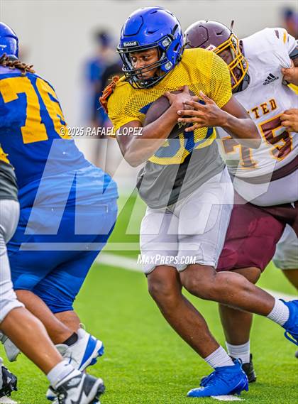 Thumbnail 3 in Beaumont United vs. Channelview (Scrimmage) photogallery.