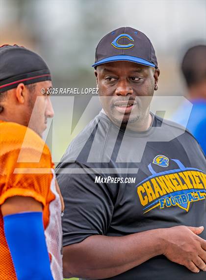 Thumbnail 3 in Beaumont United vs. Channelview (Scrimmage) photogallery.