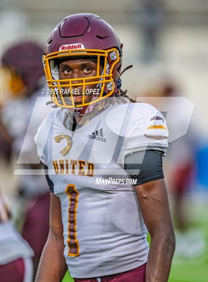 Thumbnail 2 in Beaumont United vs. Channelview (Scrimmage) photogallery.