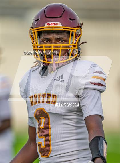 Thumbnail 3 in Beaumont United vs. Channelview (Scrimmage) photogallery.