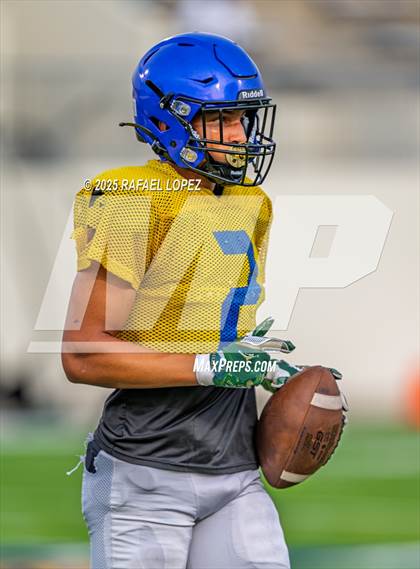 Thumbnail 1 in Beaumont United vs. Channelview (Scrimmage) photogallery.