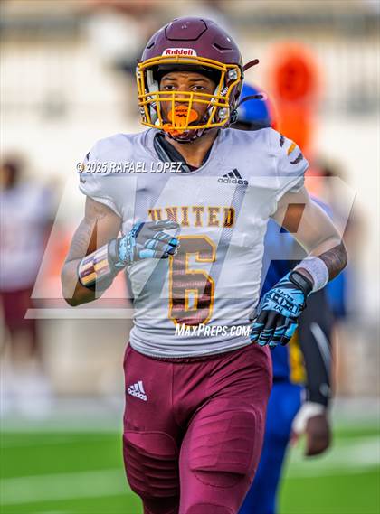 Thumbnail 1 in Beaumont United vs. Channelview (Scrimmage) photogallery.