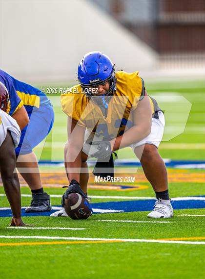 Thumbnail 3 in Beaumont United vs. Channelview (Scrimmage) photogallery.