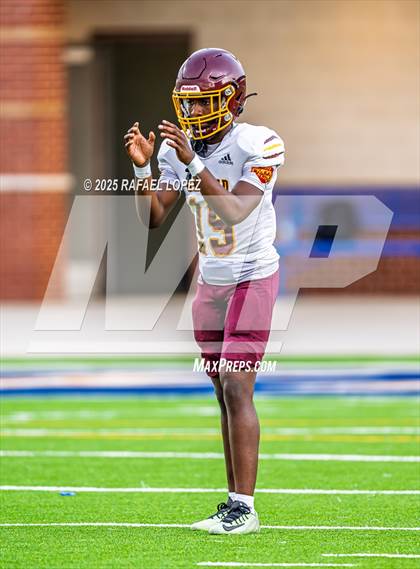 Thumbnail 2 in Beaumont United vs. Channelview (Scrimmage) photogallery.