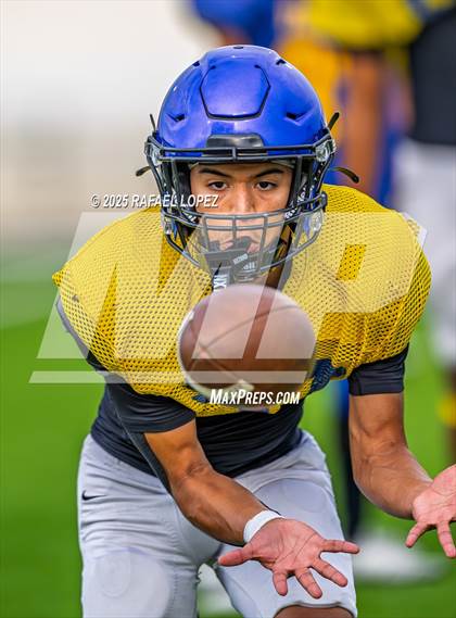 Thumbnail 1 in Beaumont United vs. Channelview (Scrimmage) photogallery.