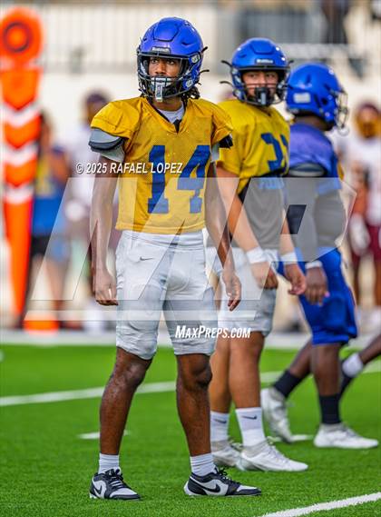 Thumbnail 1 in Beaumont United vs. Channelview (Scrimmage) photogallery.