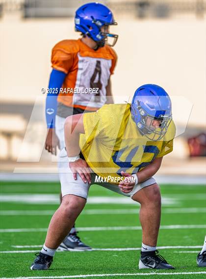 Thumbnail 3 in Beaumont United vs. Channelview (Scrimmage) photogallery.