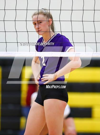 Thumbnail 2 in Gunter vs. Bonham (3A Regional Quarterfinal) photogallery.