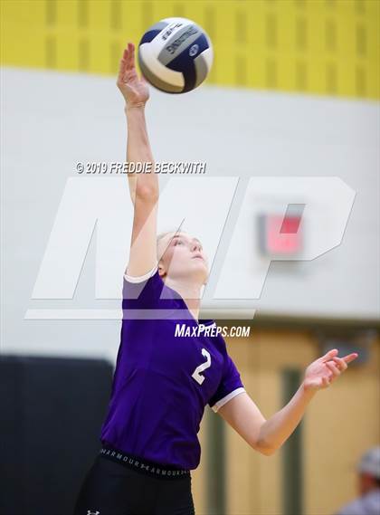 Thumbnail 1 in Gunter vs. Bonham (3A Regional Quarterfinal) photogallery.