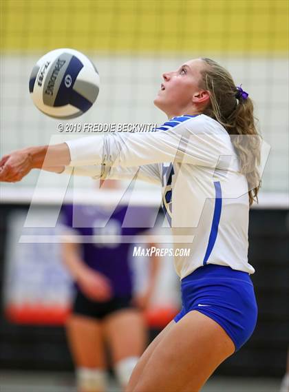 Thumbnail 2 in Gunter vs. Bonham (3A Regional Quarterfinal) photogallery.