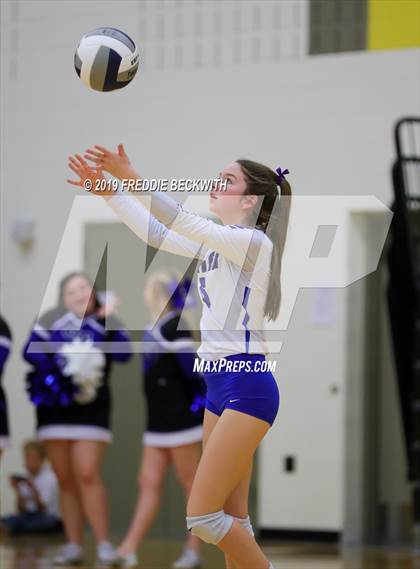 Thumbnail 1 in Gunter vs. Bonham (3A Regional Quarterfinal) photogallery.