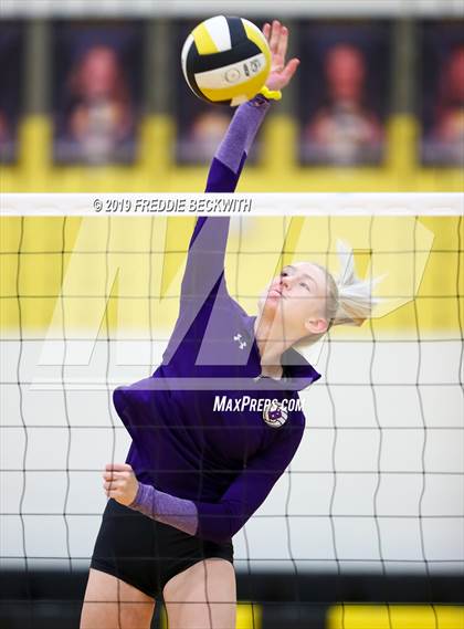 Thumbnail 2 in Gunter vs. Bonham (3A Regional Quarterfinal) photogallery.
