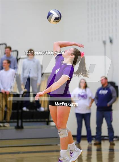Thumbnail 2 in Gunter vs. Bonham (3A Regional Quarterfinal) photogallery.