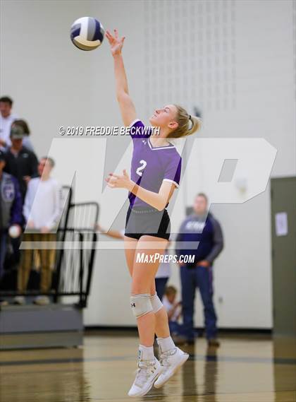 Thumbnail 1 in Gunter vs. Bonham (3A Regional Quarterfinal) photogallery.