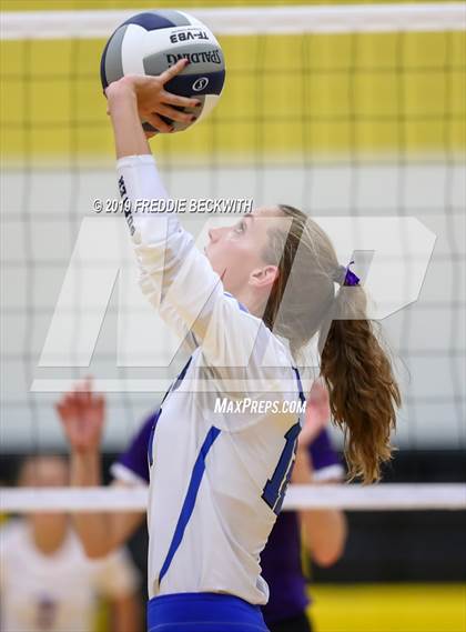 Thumbnail 2 in Gunter vs. Bonham (3A Regional Quarterfinal) photogallery.