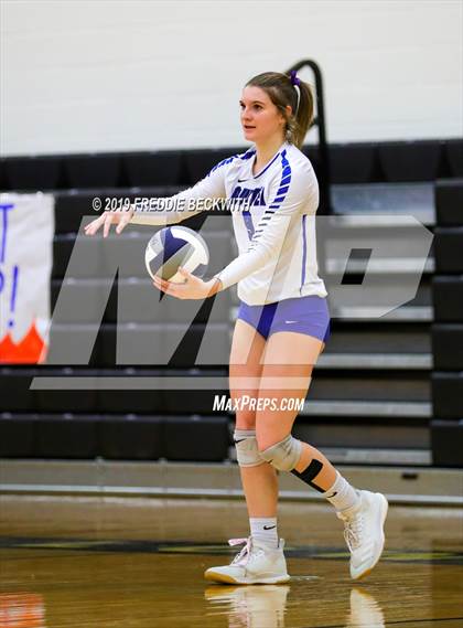 Thumbnail 2 in Gunter vs. Bonham (3A Regional Quarterfinal) photogallery.