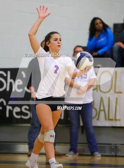 Thumbnail 2 in Gunter vs. Bonham (3A Regional Quarterfinal) photogallery.